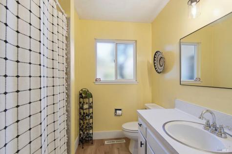 4827 Perezoso Calle Santa Rosa CA 95409