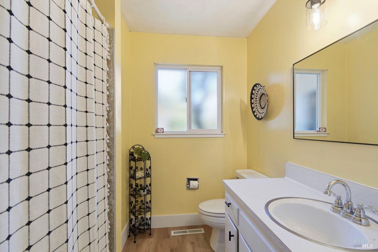 4827 Perezoso Calle Santa Rosa CA 95409
