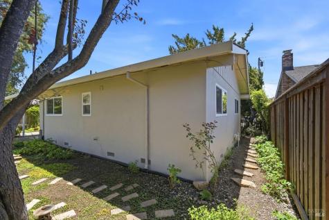 4827 Perezoso Calle Santa Rosa CA 95409