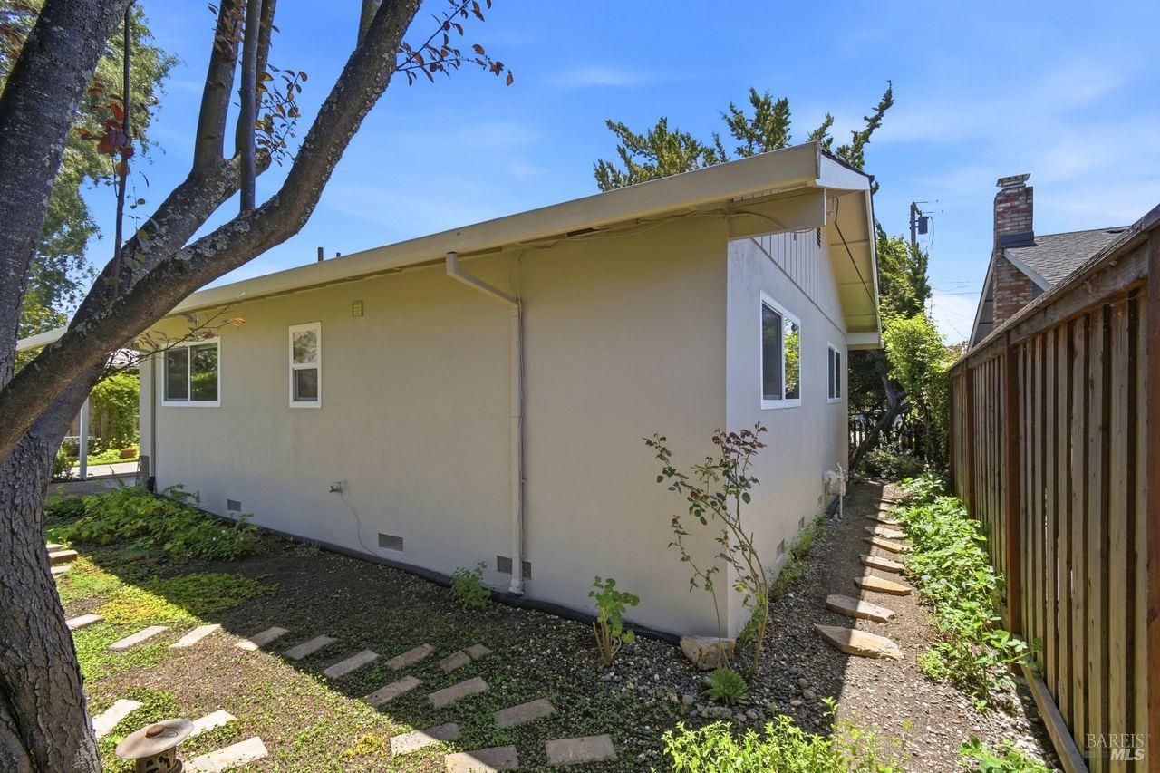4827 Perezoso Calle Santa Rosa CA 95409