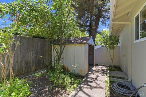 4827 Perezoso Calle Santa Rosa CA 95409