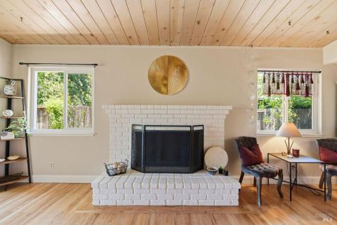 4827 Perezoso Calle Santa Rosa CA 95409