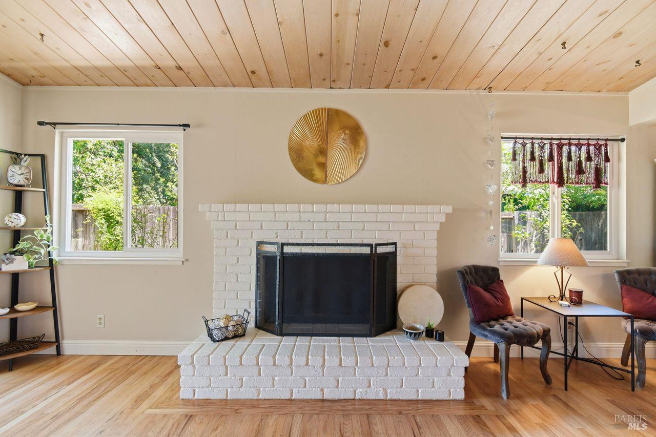 4827 Perezoso Calle Santa Rosa CA 95409