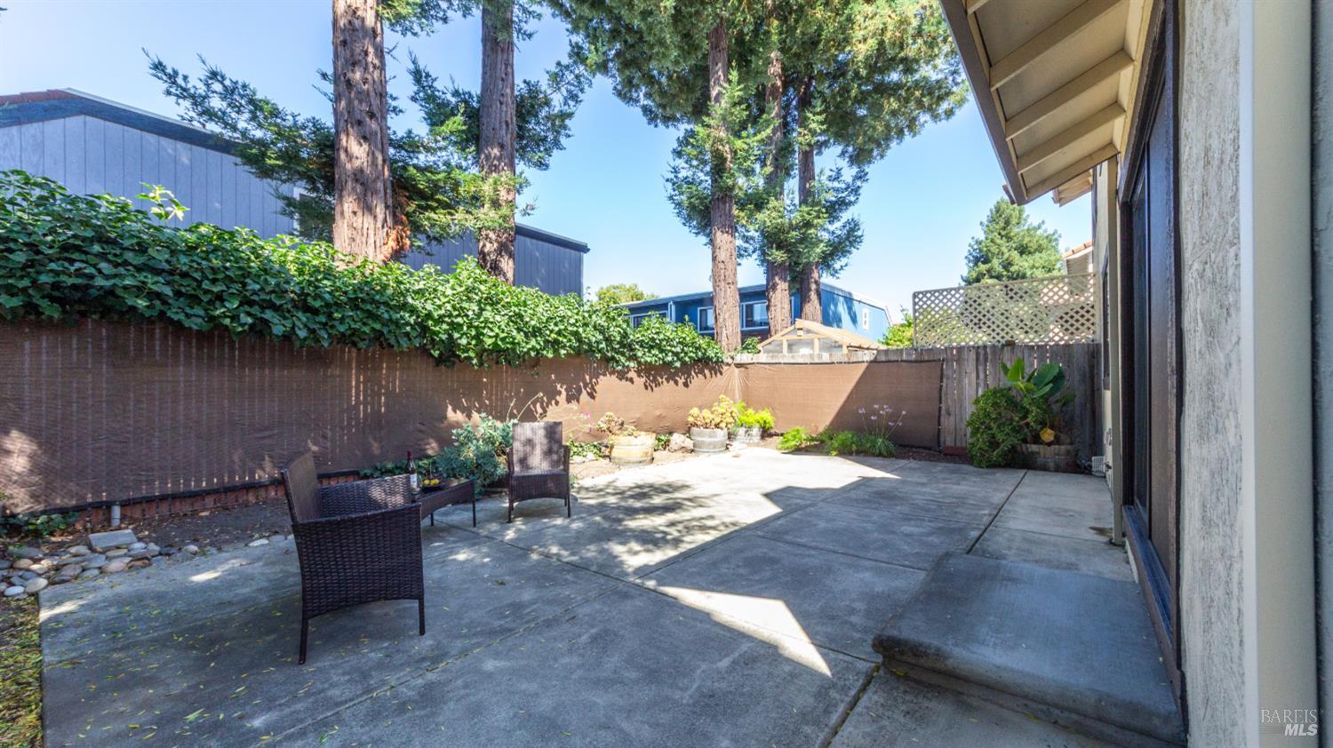 979 Hacienda Circle Rohnert Park CA 94928