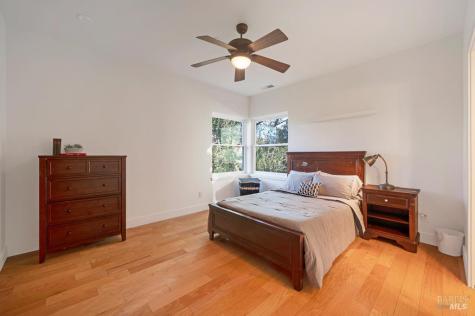 801 Samantha Court Healdsburg CA 95448