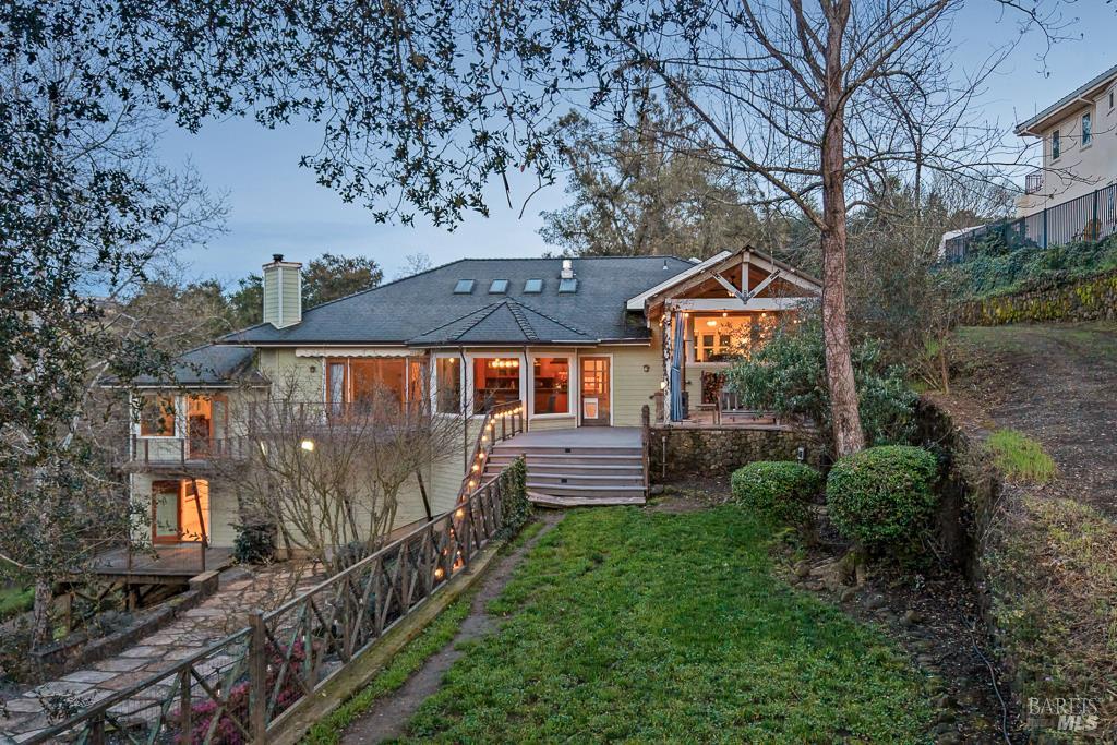 801 Samantha Court Healdsburg CA 95448