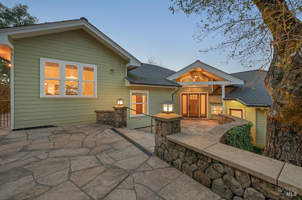 801 Samantha Court Healdsburg CA 95448