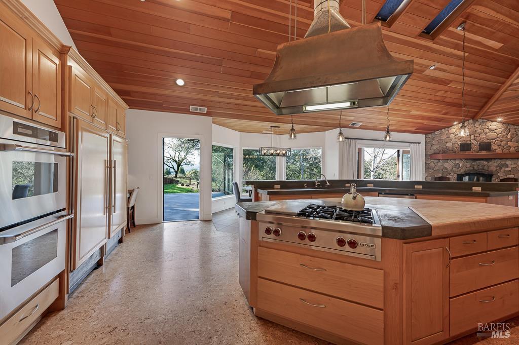 801 Samantha Court Healdsburg CA 95448