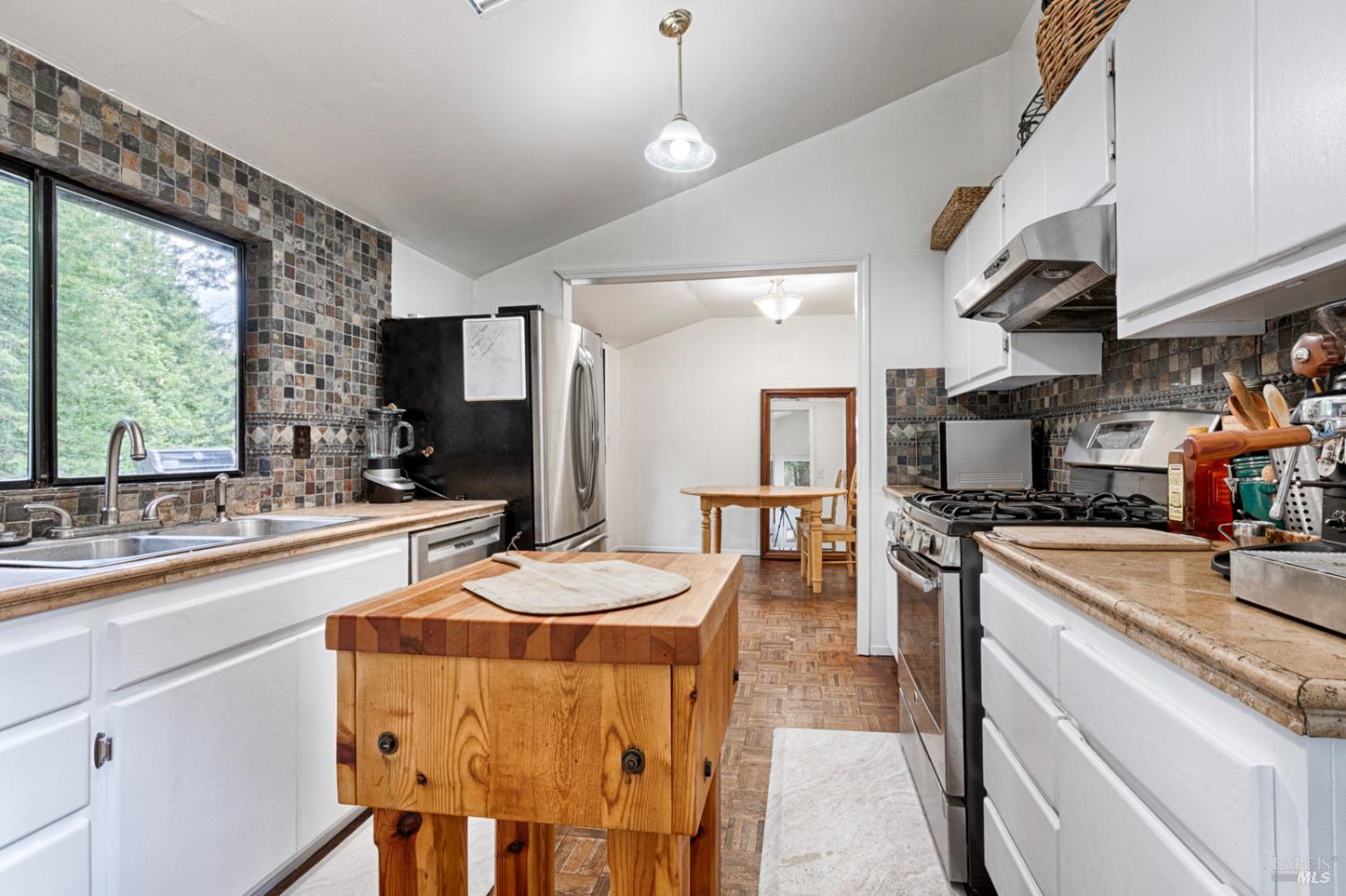 19500 Mountain View Road Boonville CA 95415