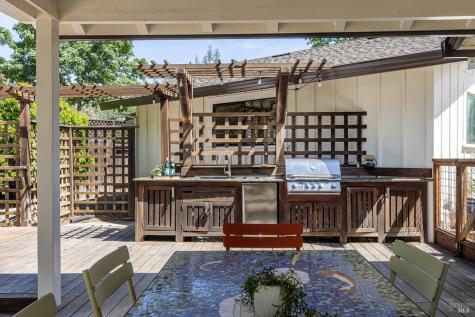 14734 Youngs Road Healdsburg CA 95448