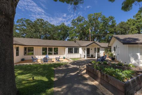 14734 Youngs Road Healdsburg CA 95448