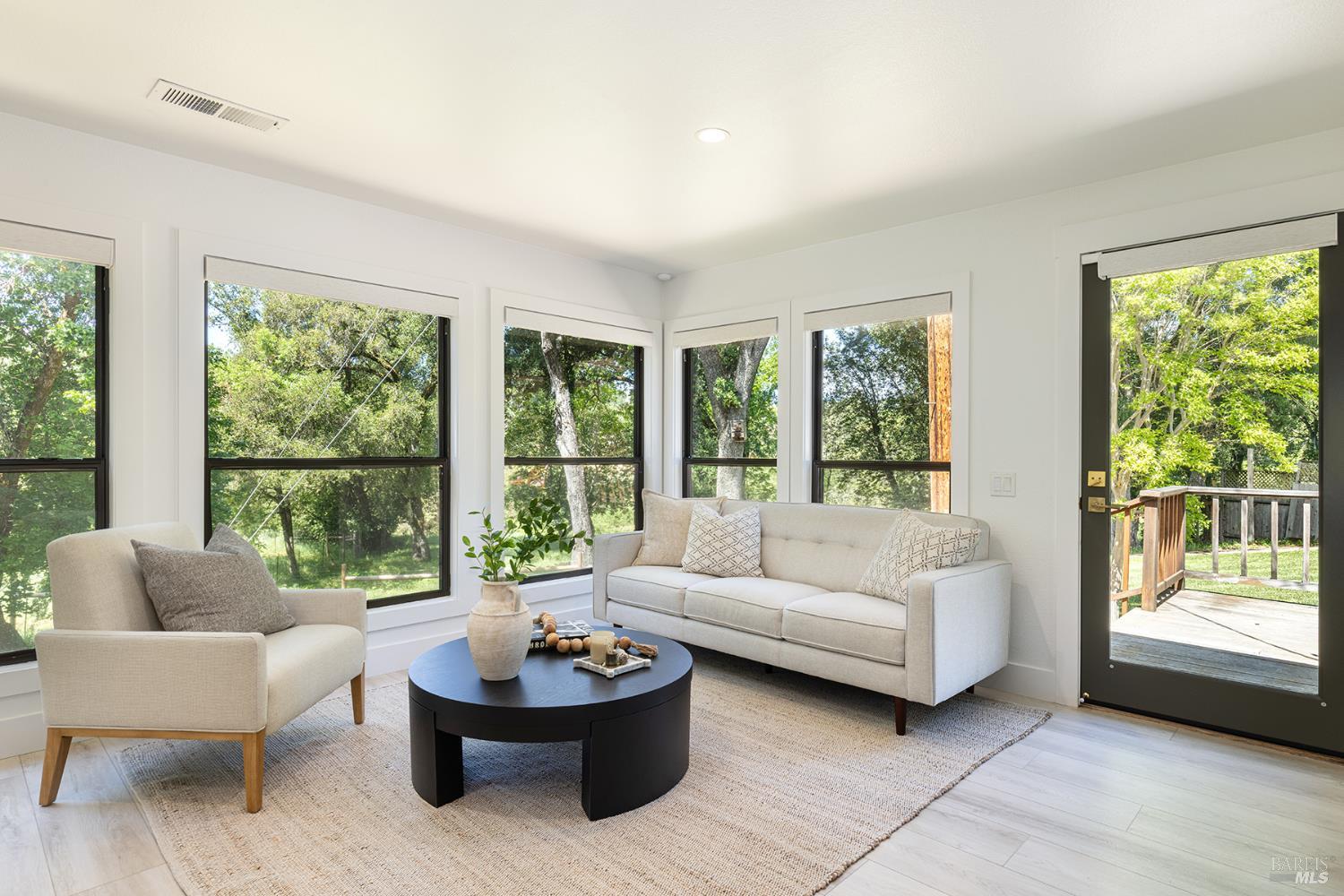 14734 Youngs Road Healdsburg CA 95448