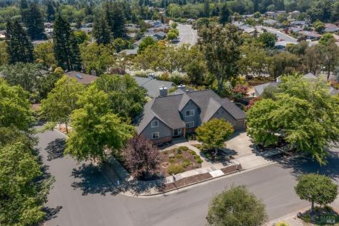 4713 Circle B Place Santa Rosa CA 95405