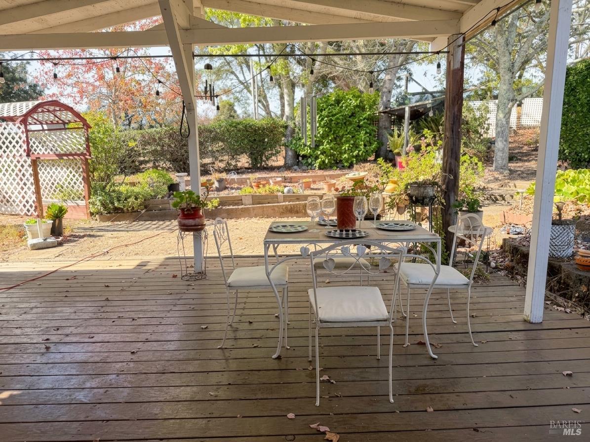 1670 Gumview Road Windsor CA 95492
