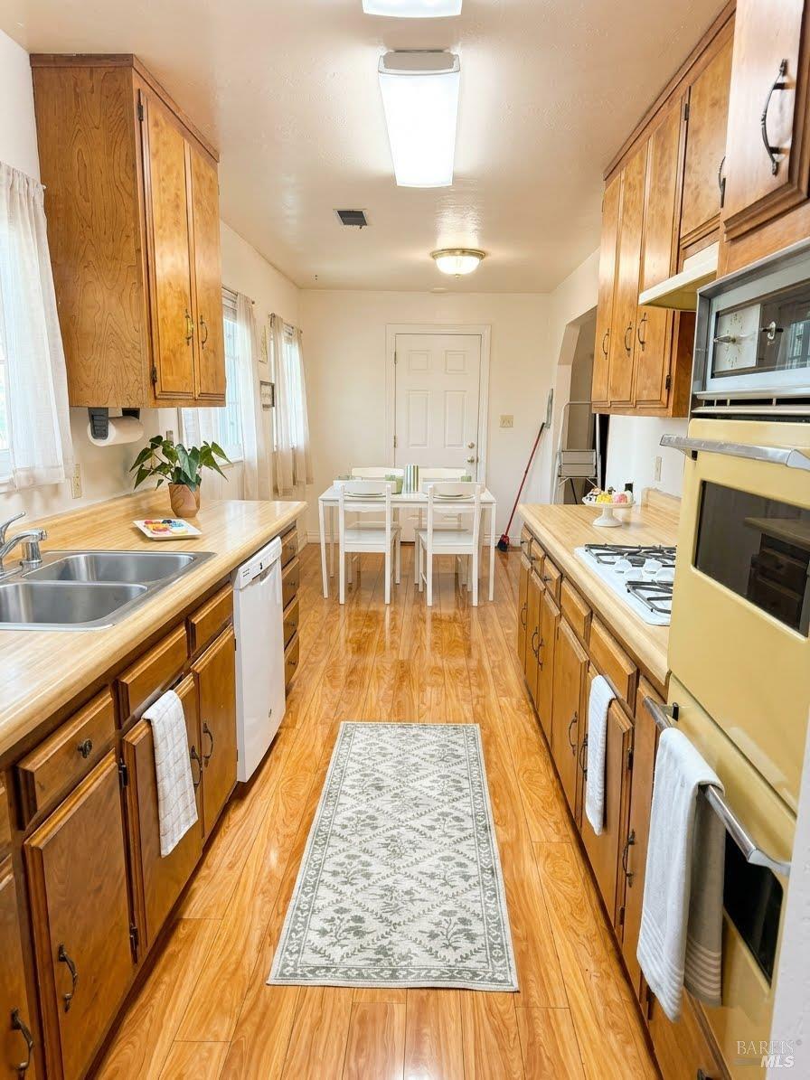 1670 Gumview Road Windsor CA 95492