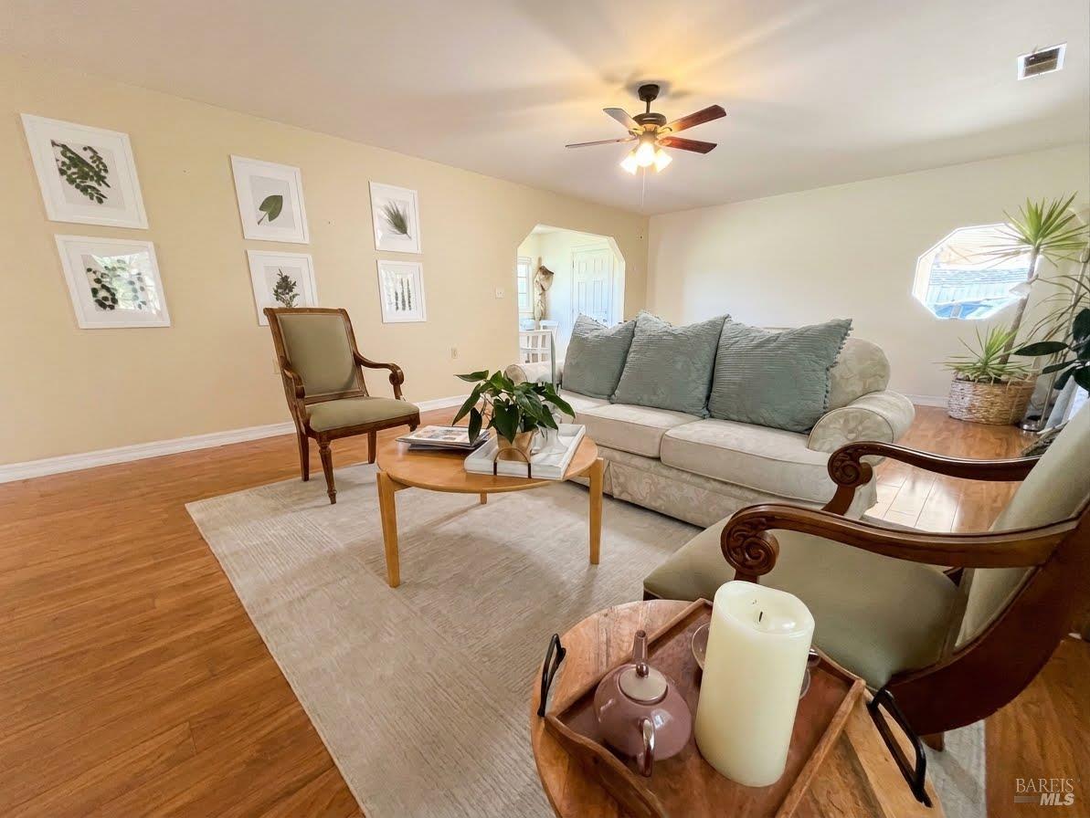 1670 Gumview Road Windsor CA 95492