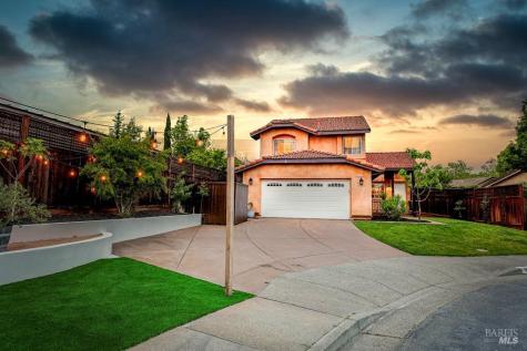 1054 Esparto Court Windsor CA 95492