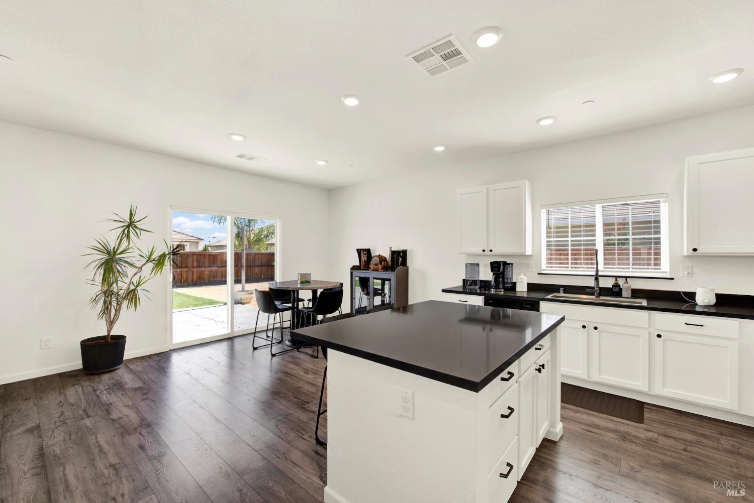 615 Songbird Way Dixon CA 95620