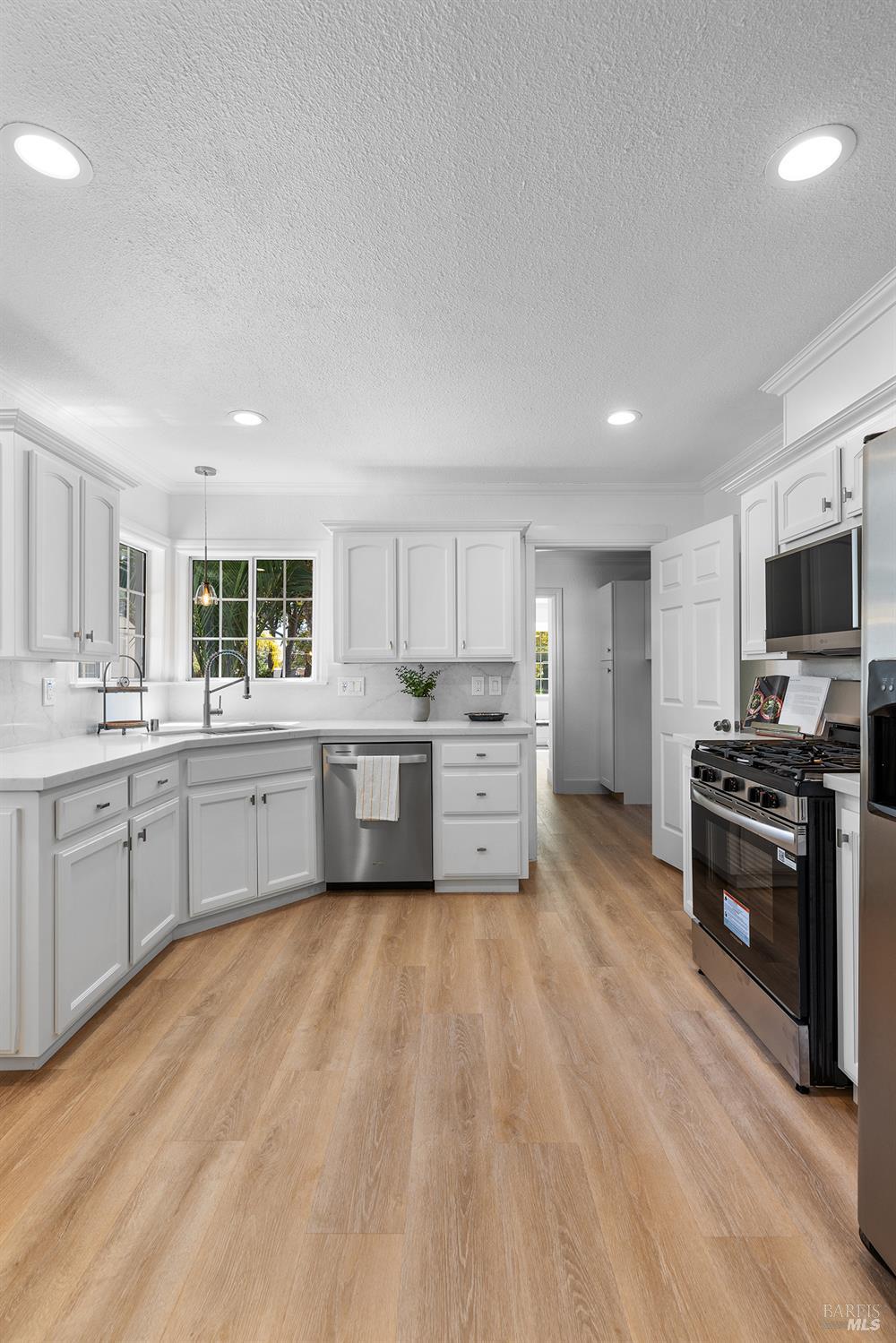 126 W Robles Avenue Santa Rosa CA 95407