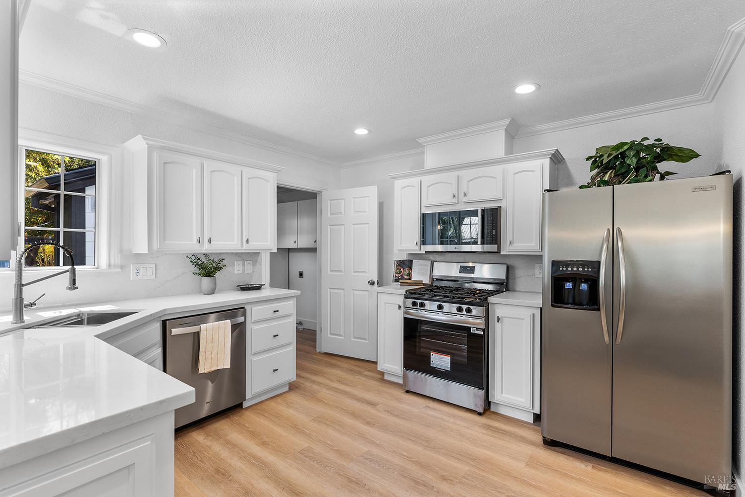 126 W Robles Avenue Santa Rosa CA 95407
