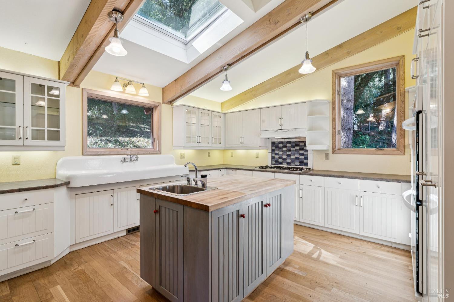 1840 Redwood Drive Healdsburg CA 95448