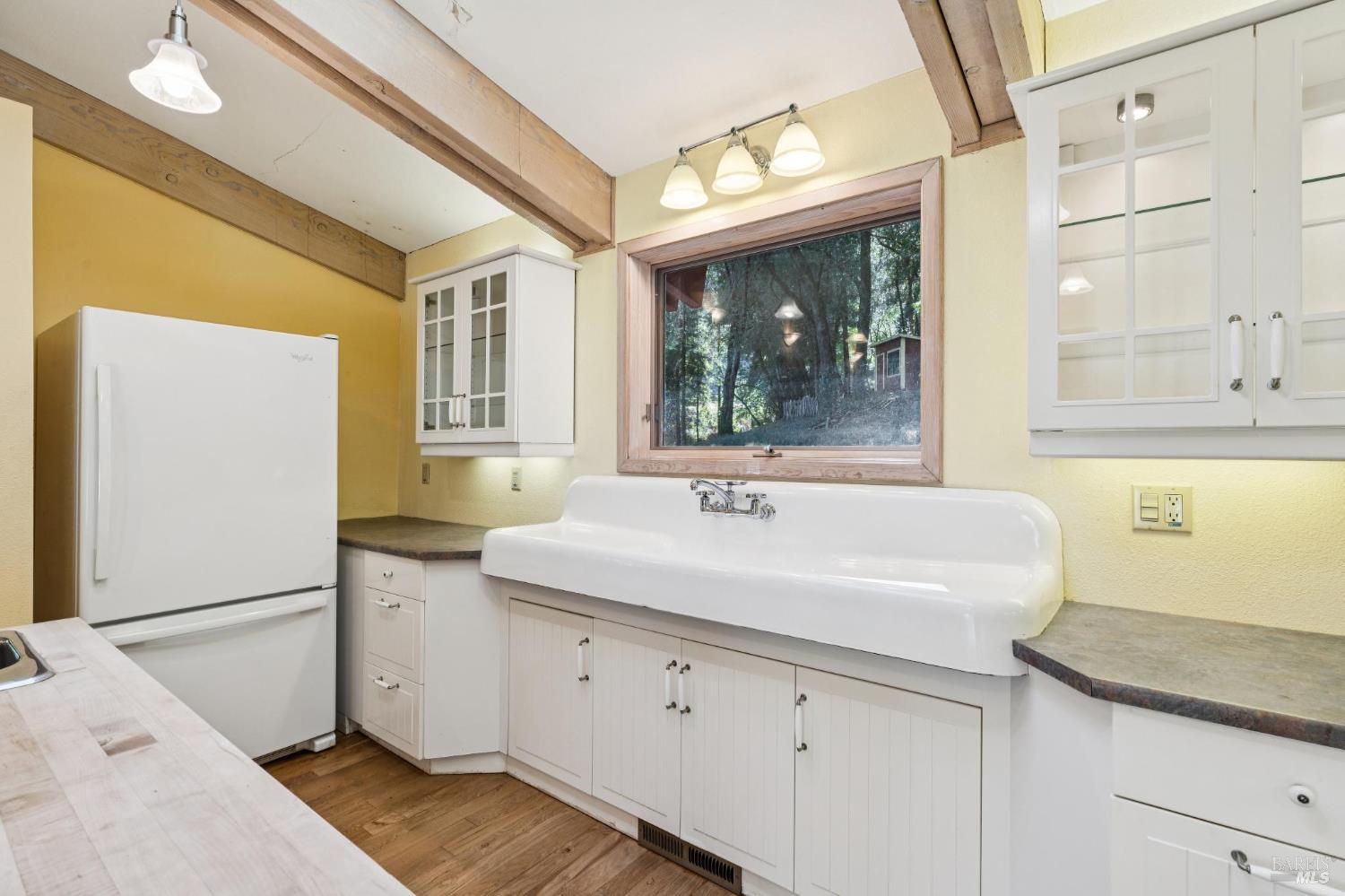 1840 Redwood Drive Healdsburg CA 95448