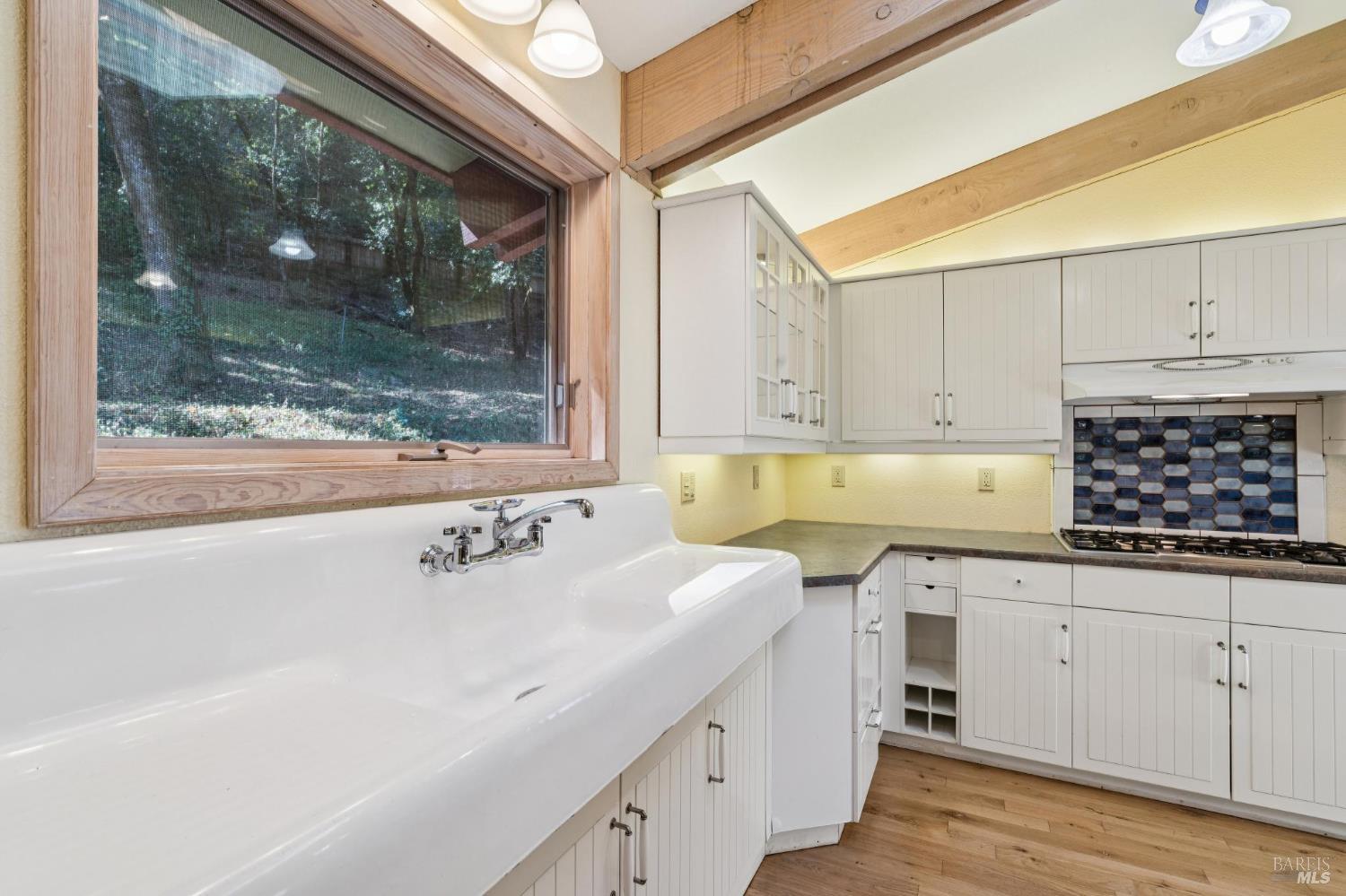 1840 Redwood Drive Healdsburg CA 95448
