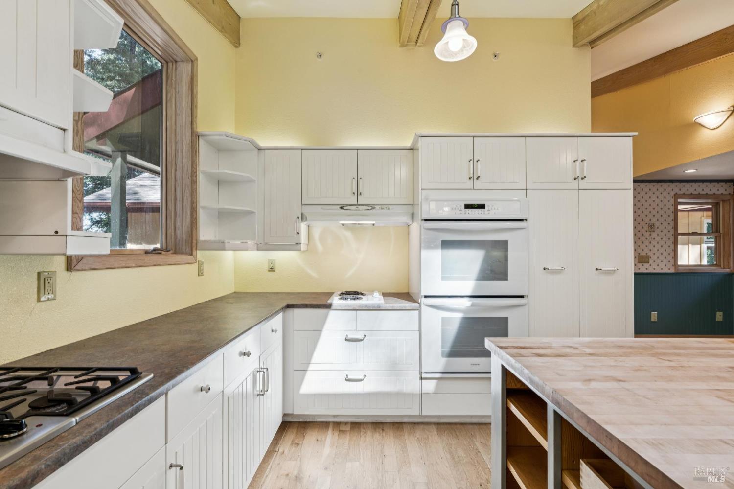 1840 Redwood Drive Healdsburg CA 95448