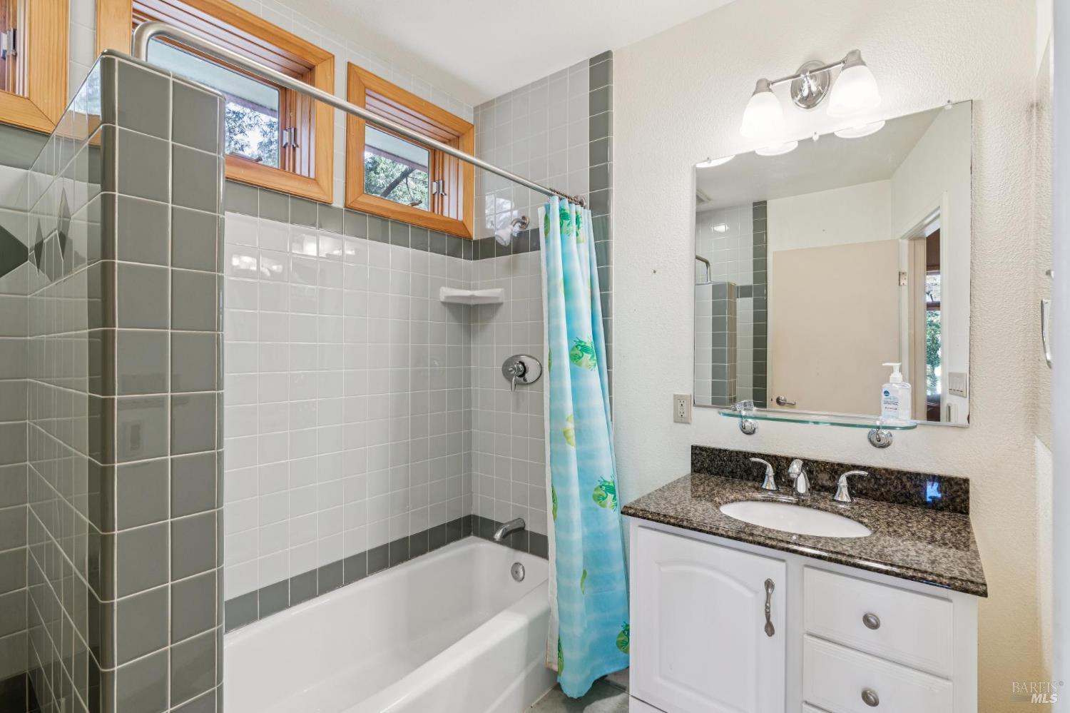 1840 Redwood Drive Healdsburg CA 95448