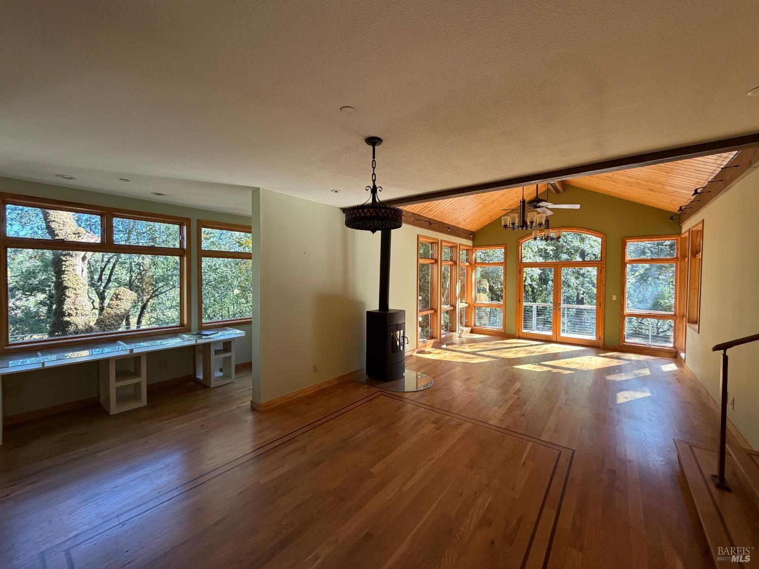 1840 Redwood Drive Healdsburg CA 95448