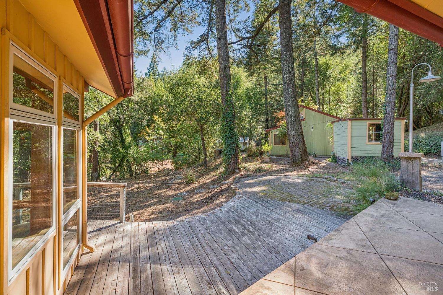 1840 Redwood Drive Healdsburg CA 95448