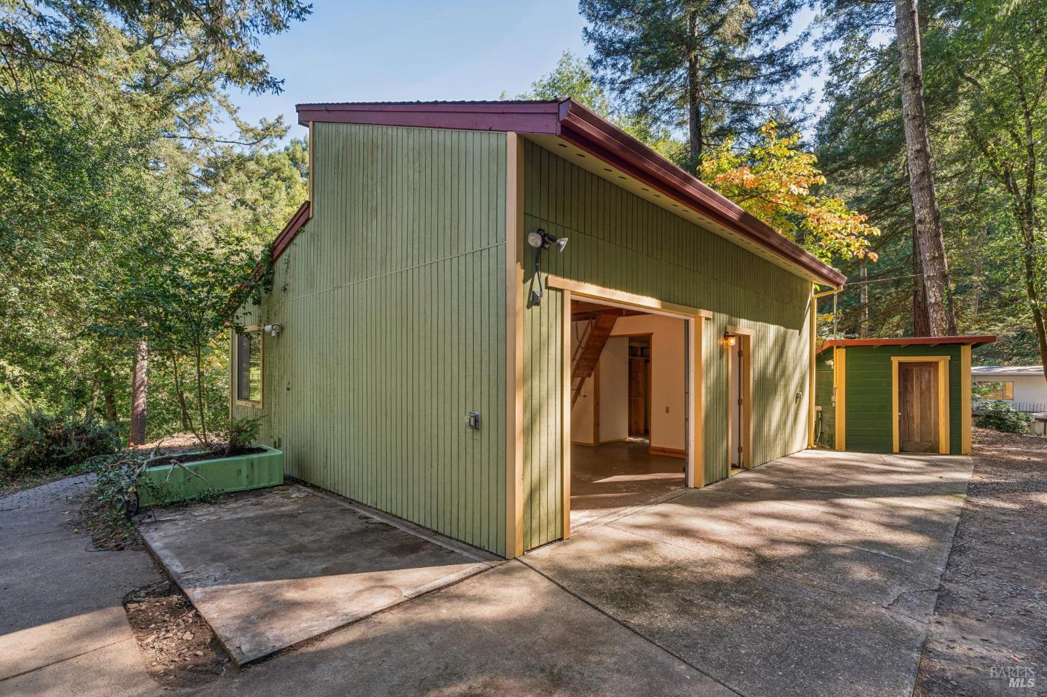 1840 Redwood Drive Healdsburg CA 95448