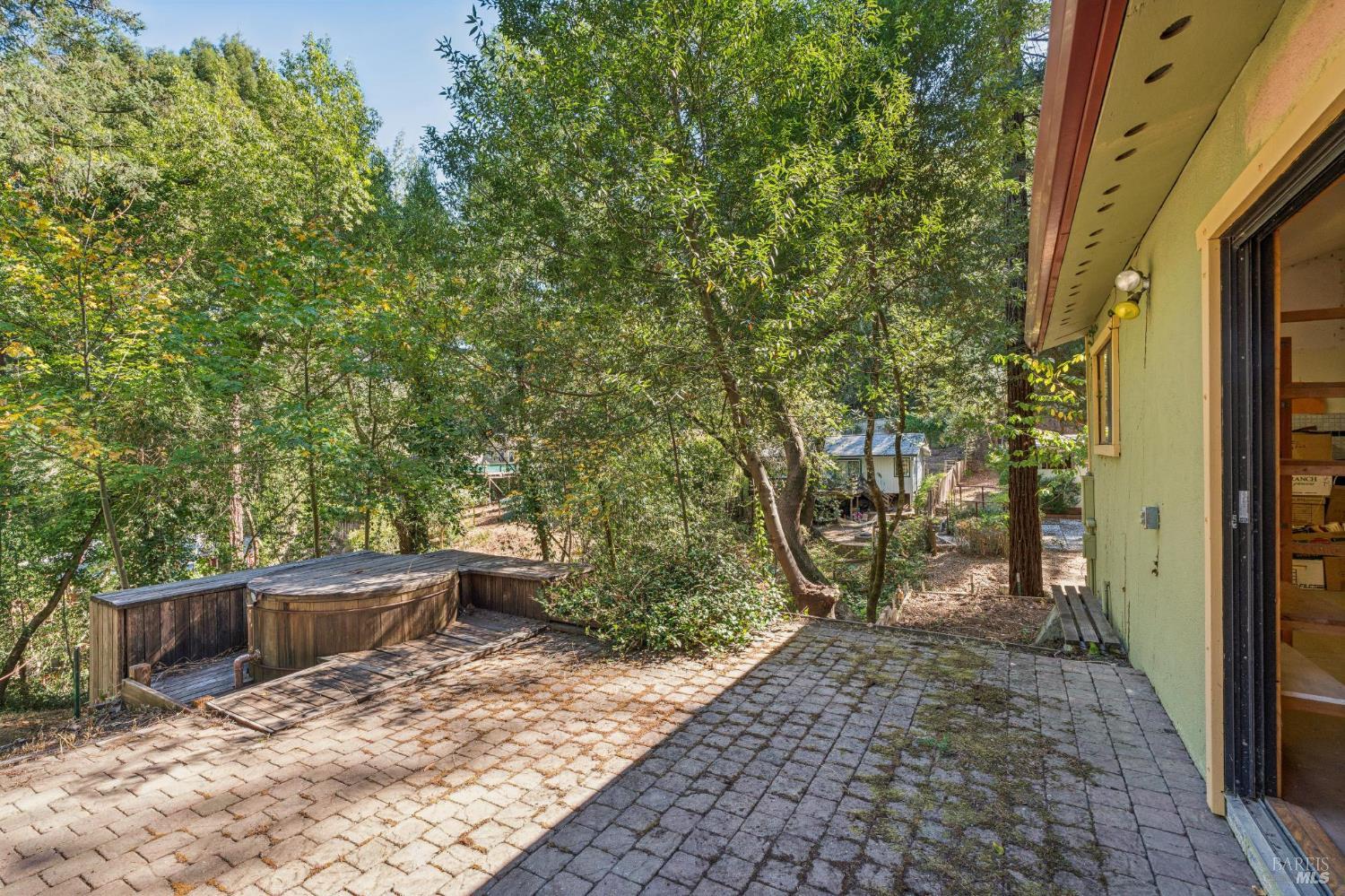 1840 Redwood Drive Healdsburg CA 95448