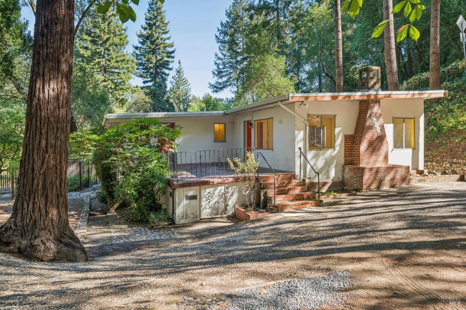 1840 Redwood Drive Healdsburg CA 95448