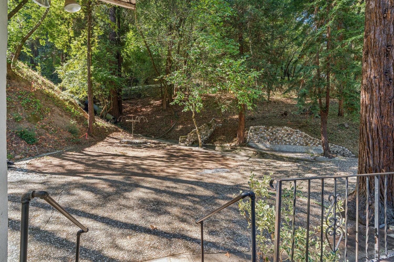 1840 Redwood Drive Healdsburg CA 95448