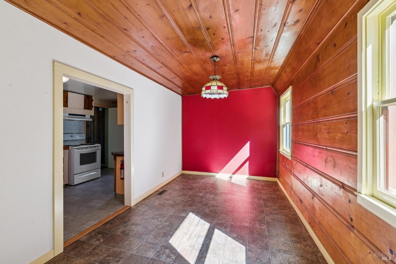 1840 Redwood Drive Healdsburg CA 95448