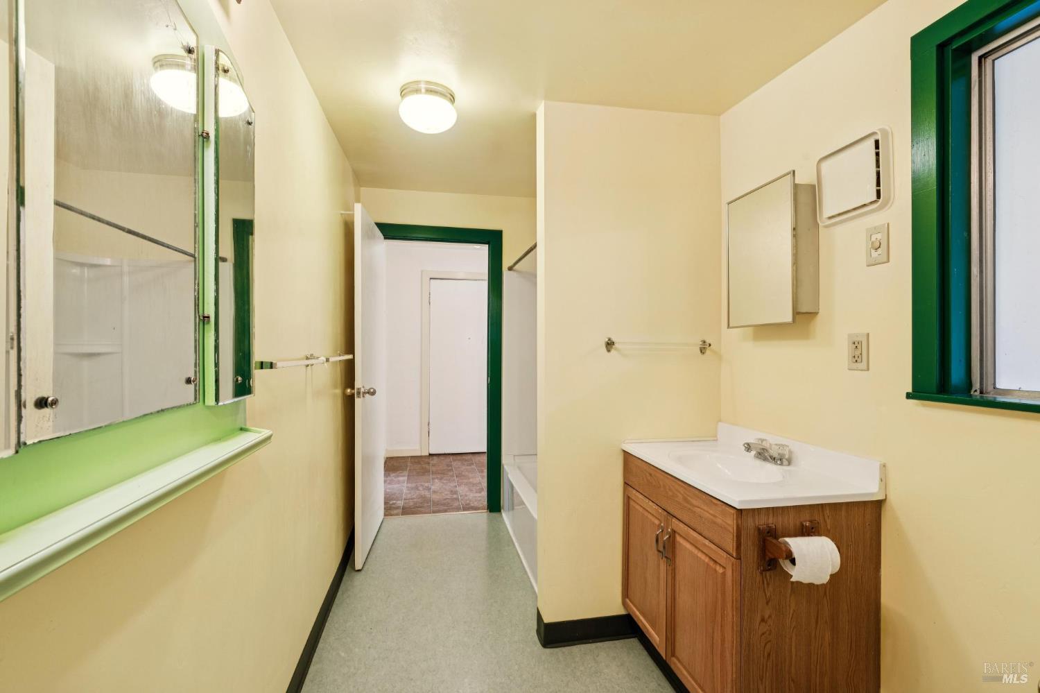 1840 Redwood Drive Healdsburg CA 95448