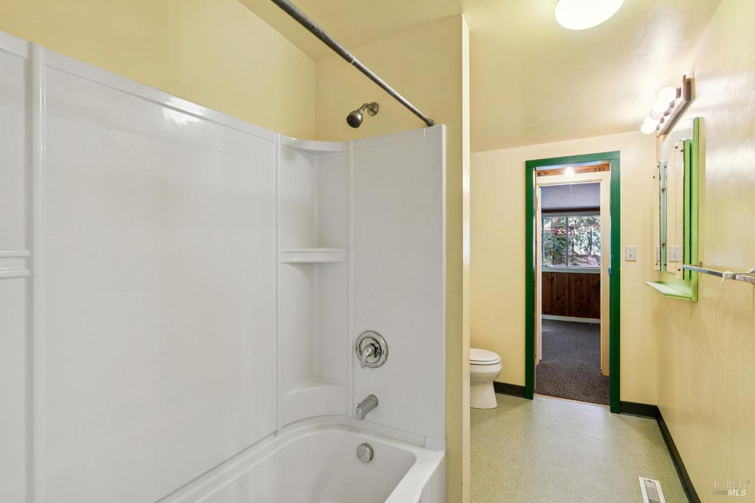 1840 Redwood Drive Healdsburg CA 95448