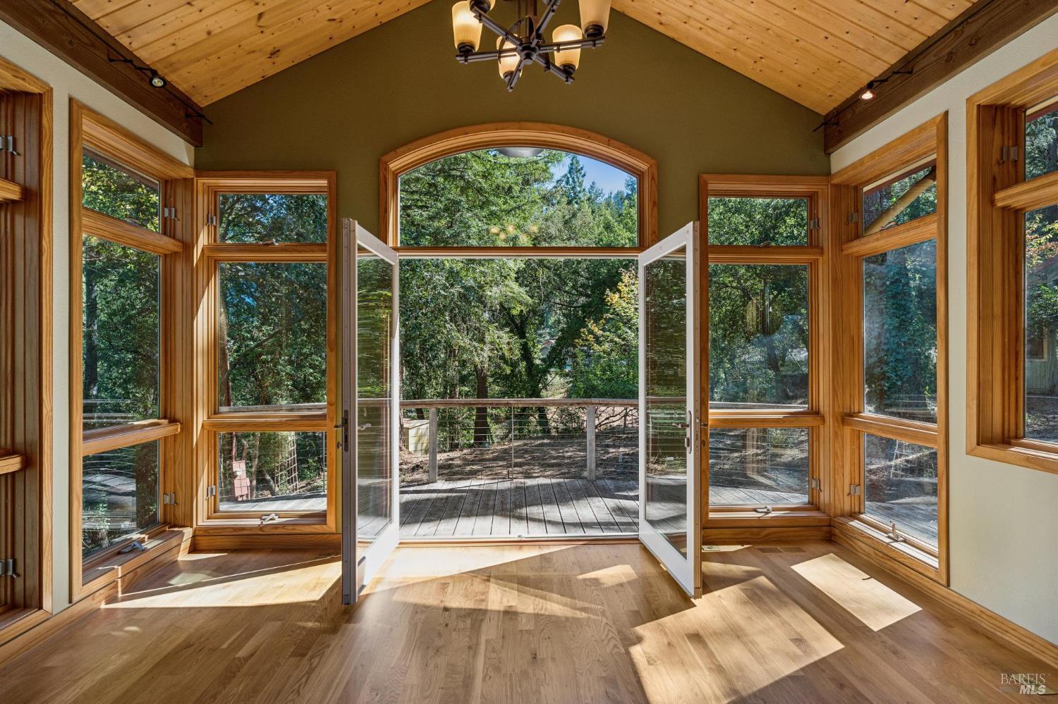 1840 Redwood Drive Healdsburg CA 95448