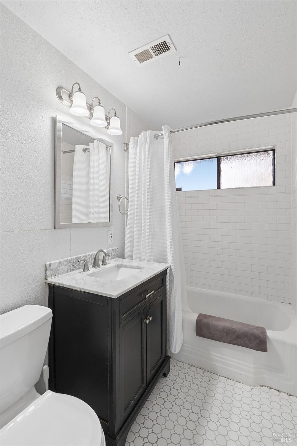 1160 Oakwood Avenue Vallejo CA 94591