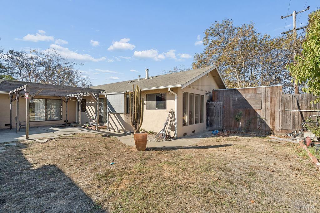 1160 Oakwood Avenue Vallejo CA 94591