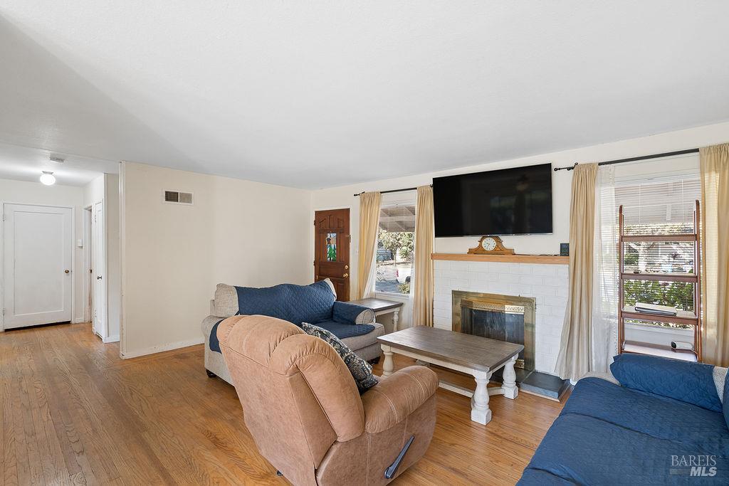 1160 Oakwood Avenue Vallejo CA 94591
