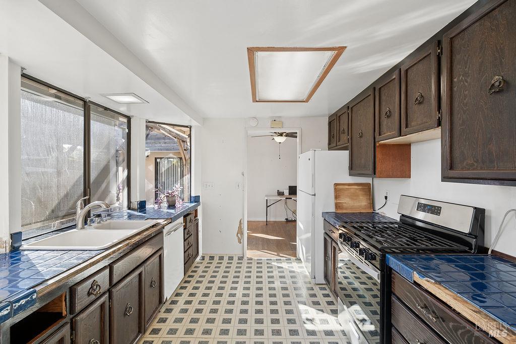 1160 Oakwood Avenue Vallejo CA 94591