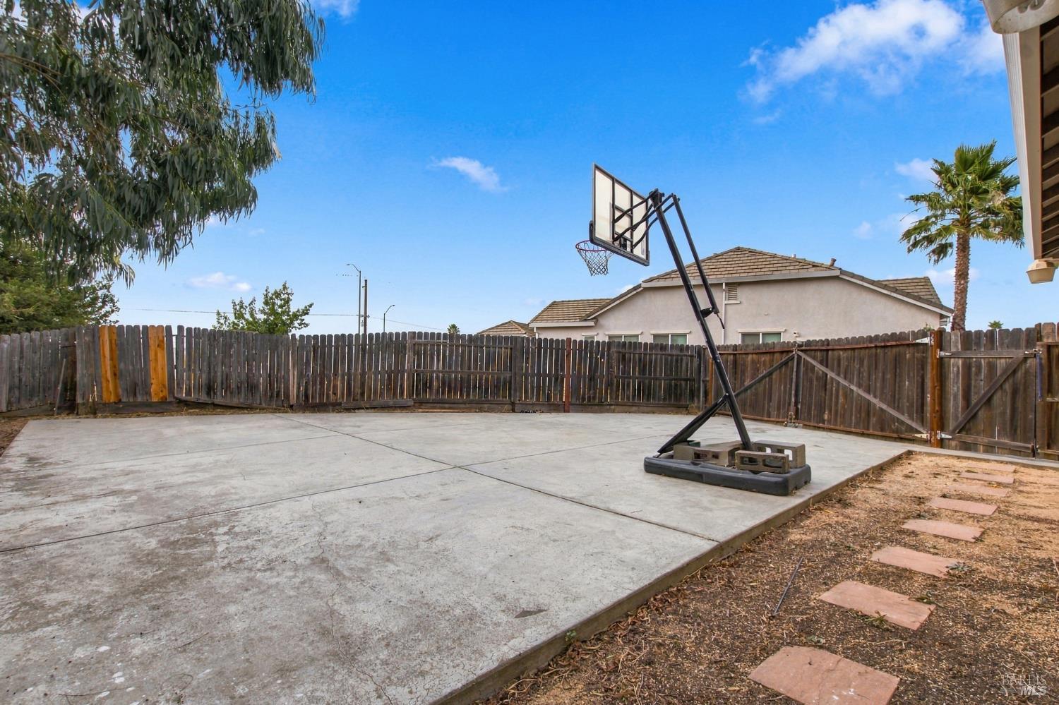 1728 Newark Lane Suisun City CA 94585