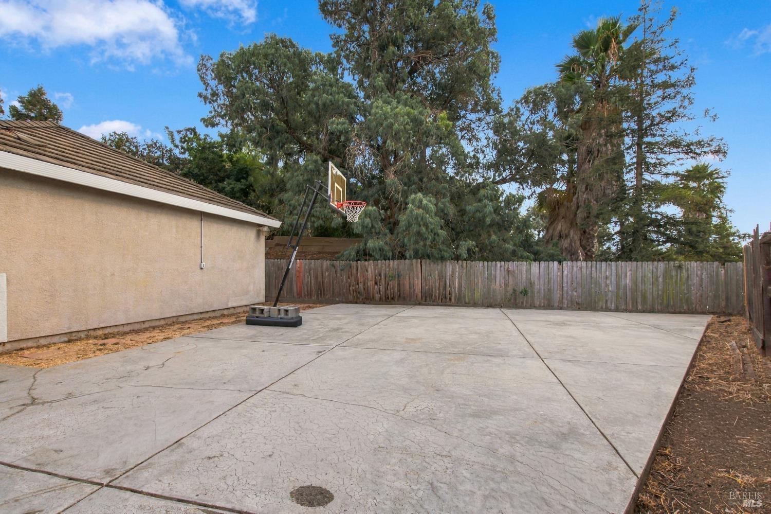 1728 Newark Lane Suisun City CA 94585