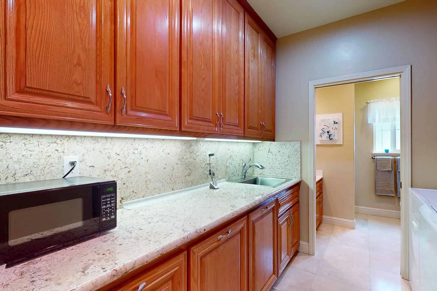 6640 Harrington Arbuckle CA 95912