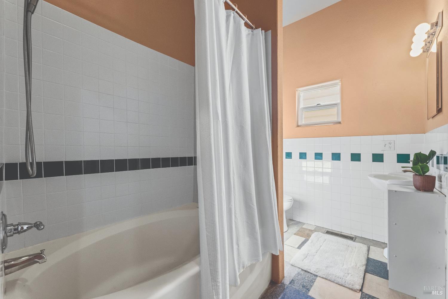 133 W 6th Street Santa Rosa CA 95401
