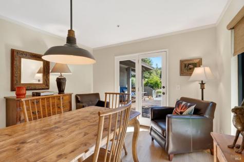 412 Fairway Court Healdsburg CA 95448