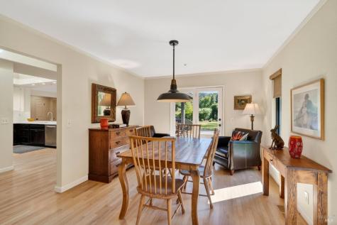 412 Fairway Court Healdsburg CA 95448