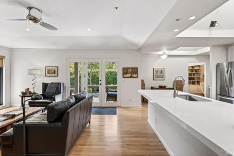 412 Fairway Court Healdsburg CA 95448